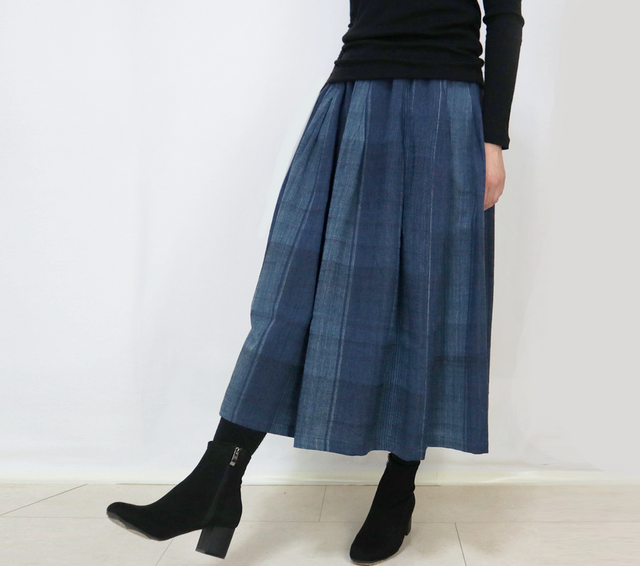 再４☆手織り綿絣ロングスカート、インディゴチェック、オールシーズンの画像1枚目