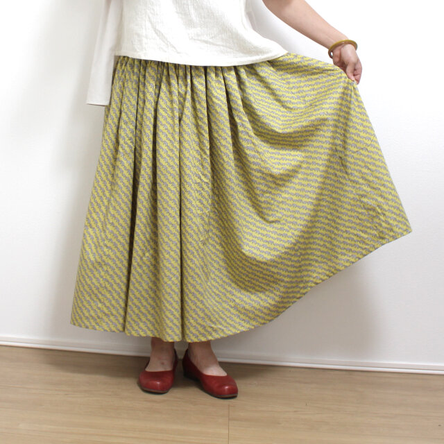 ［ぞうの行進柄］5枚はぎのシャーリングスカート・裏地付き