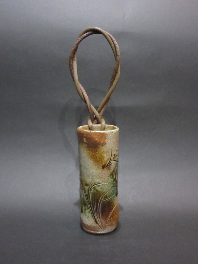 掛け花入れ（焼〆）