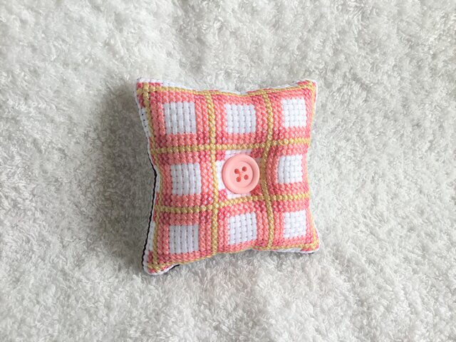 クロスステッチのピンクッション～チェック柄・ピンク～ | iichi 日々