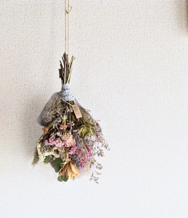 SALE！スモークツリーやライスフラワーなどを使ったレトロ感あるドライフラワー・スワッグ！
