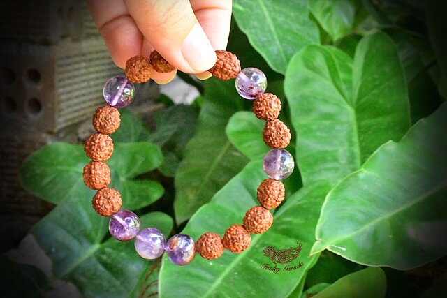 ✴︎タイより発送✴︎ルドラクシャ☆菩提樹の実とスーパーエレスチャル