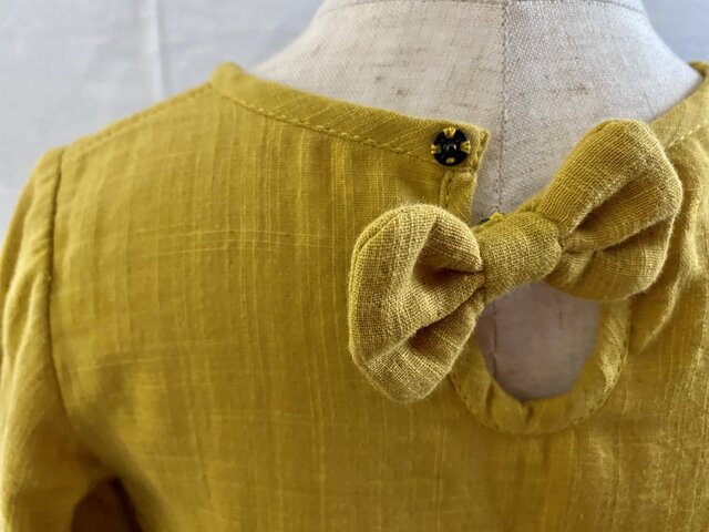 size90㎝ 刺繍チュニックワンピース 秋の散歩色の刺繍 | iichi