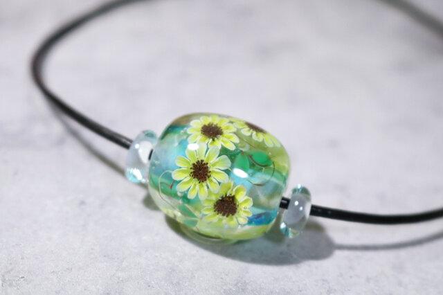 アンティーク ガラス玉 ひまわりのとんぼ玉（ガラス玉） | iichi 日々の暮らしを心地よくする