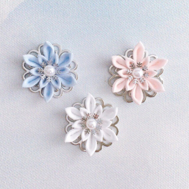 全3色⟫ 雪の結晶のマスクチャーム （ つまみ細工＊受注制作