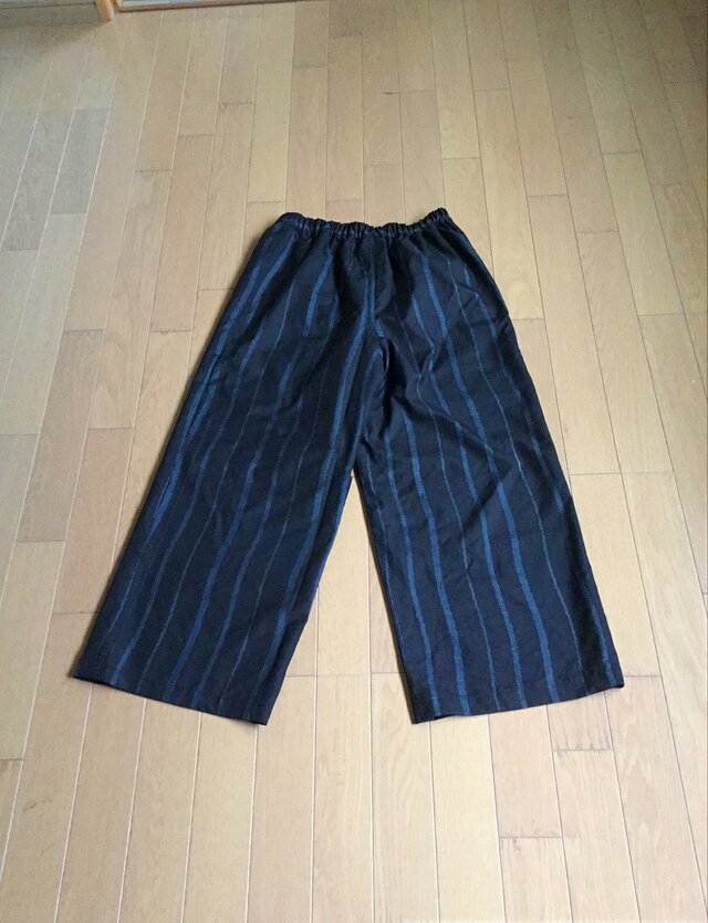 大島紬のパンツ      裾幅ワイド