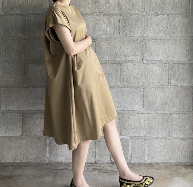 one-piece(beige)の画像1枚目