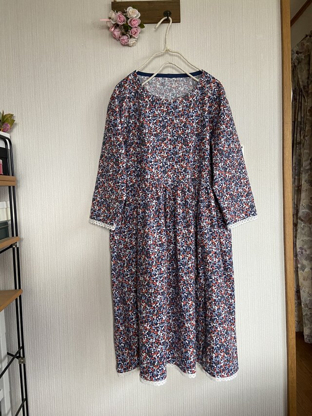 北欧調コットンのウエスト切り替えギャザーワンピース