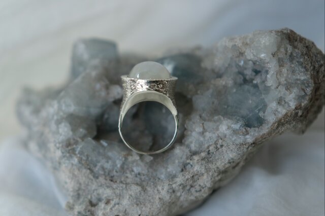 月のヒカリ◇レインボームーンストーン／ホワイトラブラドライトの