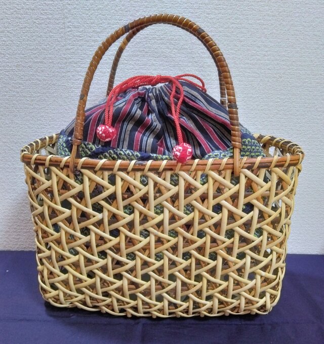 籐の華編み籠  A36