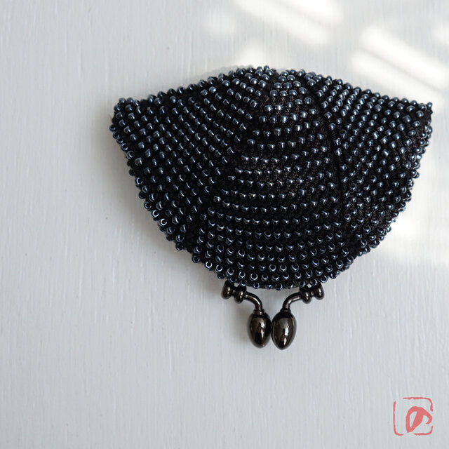 ばあば作☆☆総ガラスビーズのがま口（ヘマタイト・1493）