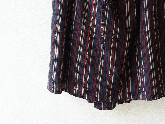 砂の民の服~天然染めアジュラクのカッチ・スカートの画像1枚目