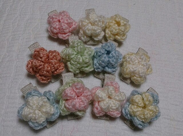 ふっくらお花のヘアクリップ ☆お好きな色で作ります☆の画像1枚目
