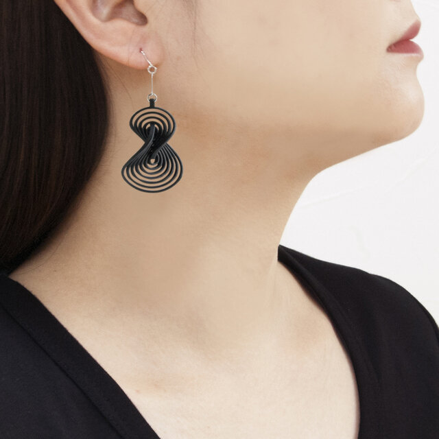 wave-black・ピアス（イヤリング）#3Dプリントアクセサリー | iichi 