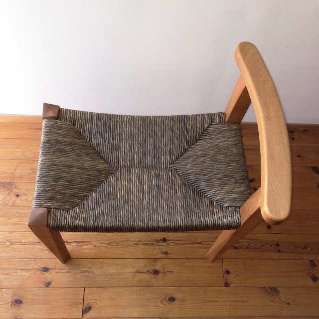 泥染め和紙編み/ひじ付スツール クルミ ch1307 | iichi 日々の暮らしを