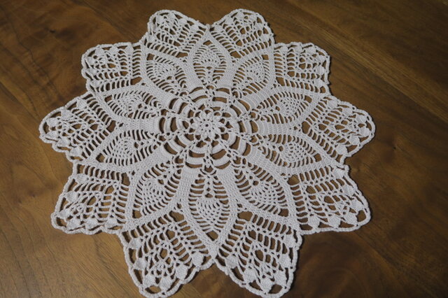 Taro♡　✿ドイリー2種　ハンドメイド　レース編み Taro♡様専用 ✿ドイリー2種 ハンドメイド レース編み