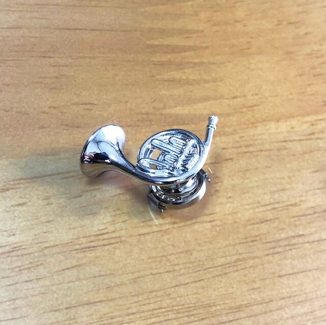 銀製【ホルン】シルバー音楽ピンバッジ Horn Pins ケース付 楽器