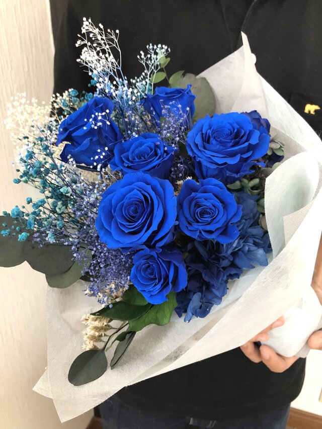 プリザードフラワー青い薔薇とかすみ草と小花の花束 | iichi 日々の