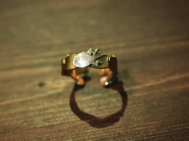 ＜受注制作＞カエルのリング　フリーサイズ　0094 受注制作＞カエルのリング フリーサイズ 0094 | iichi 日々の