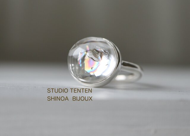 虹の宿るクォーツ ringの画像1枚目