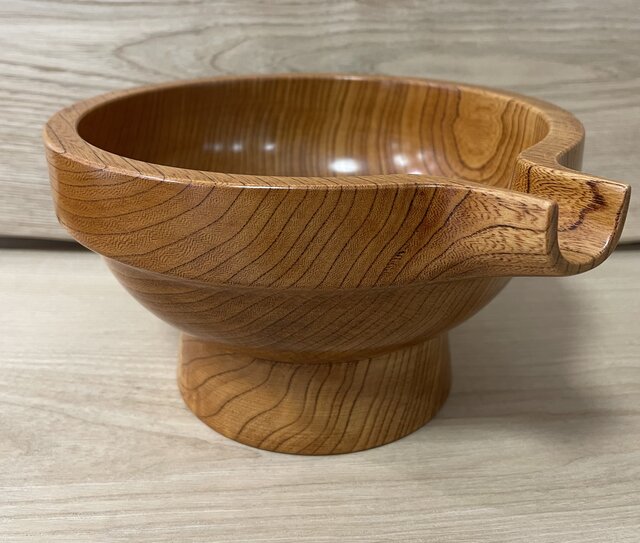 迫力のある片口　手彫り　くり抜き　酒器 酒器 手づくり片口 | iichi 日々の暮らしを心地よくする