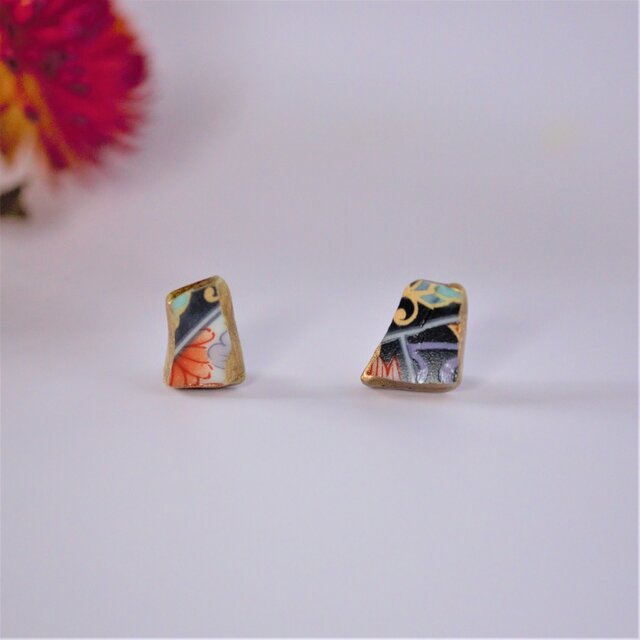 有田焼 陶片 x 金継ぎ ピアス イヤリング （ミニ黒和柄)