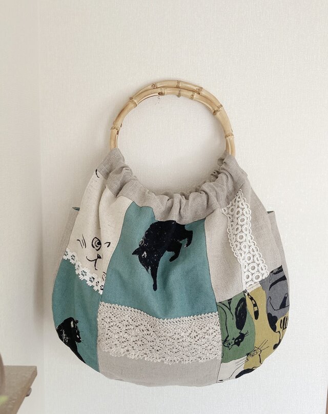 猫ちゃんとレースのパッチワークバッグ（バンブーハンドル）