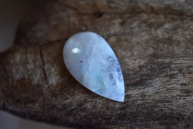 高品質ムーンストーンルース インド産ムーンストーン 6.1mm/0.878ctルース（ローズカット）