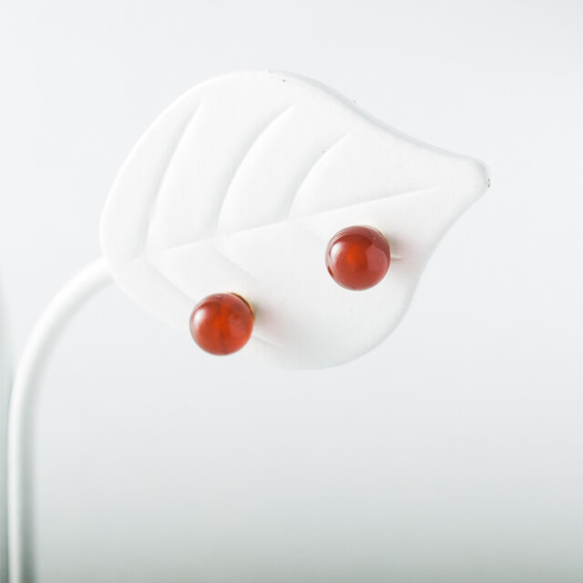 カーネリアン×MOP×クリスタルレクタングルカービング　シンプルピアス14kgf カーネリアン×MOP×クリスタルレクタングルカービング シンプルピアス14kgf