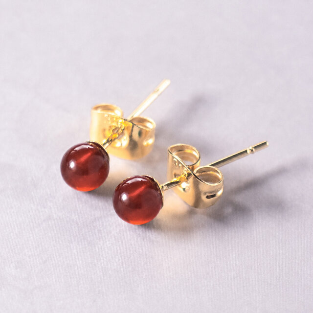カーネリアンのシンプルひとつぶピアス｜小粒・4mm・サージカル