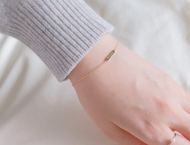 LaditteシンプルK10YGブレスレット K10YG hljóð bracelet：レタードブレスレット ゴールド | iichi 日々の