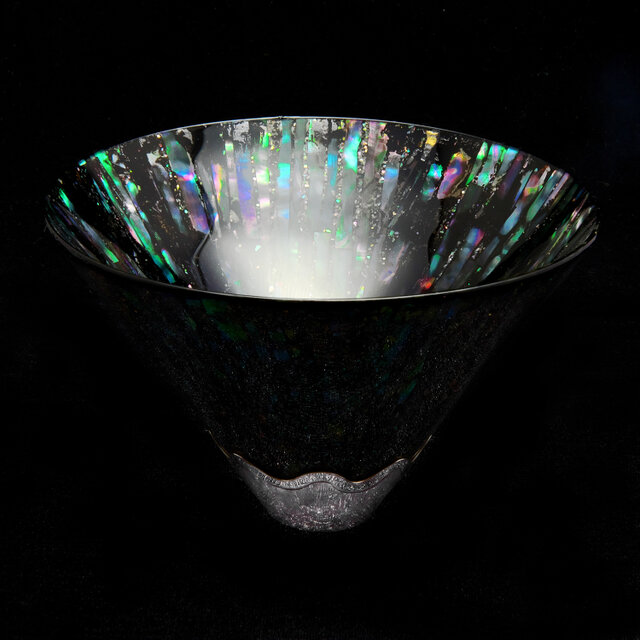 【ご成約】宙吹きガラス クランベリー色の螺旋の氷コップ と骨董の器 おまとめ 高岡クラフトコンペ入選作品【蒼壁】 | iichi 日々の暮らしを心地よく