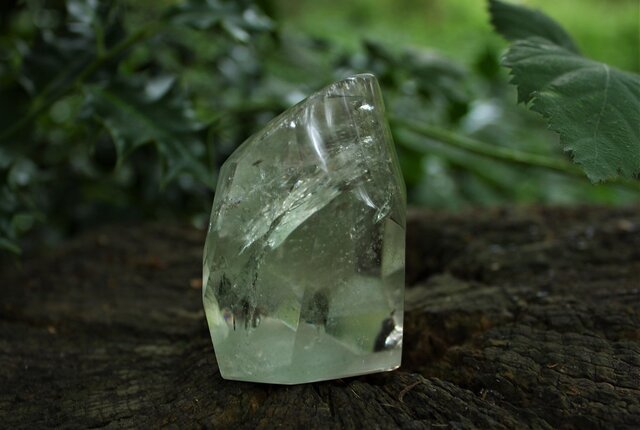 ガーデンクォーツ ポイント レインボー入り | iichi 日々の