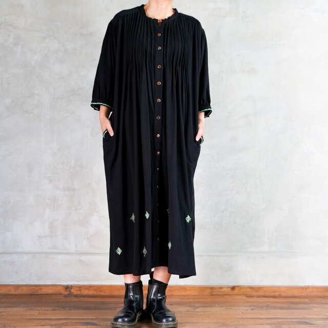 ≪刺繍羽織≫スタンドカラー　ピンタック　チュニックワンピース　七分袖　ブラック