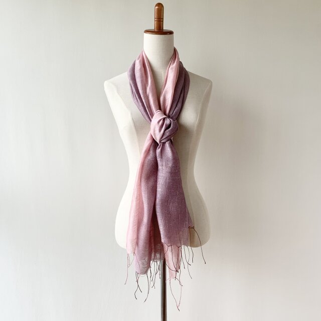秋澄む 艶さらシルク 浅蘇芳色 紅梅色 手染めのストール Iichi ハンドメイド クラフト作品 手仕事品の通販