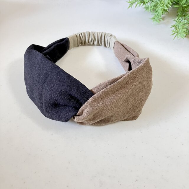 ツイストバイカラーヘアバンド - 上品なアクセントに　心地よい厚みのベルギーリネン（ブラック×モカ×グラスベージュ）