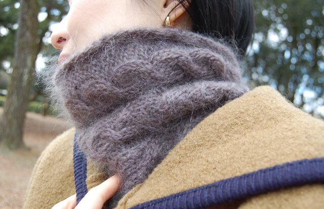 ニットネックウォーマー ウールモヘア トープグレー 手編み | iichi