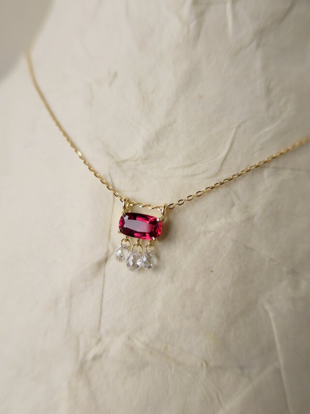 Ｋ18 Red Spinel・ Briolette cut Diamonds  Necklace