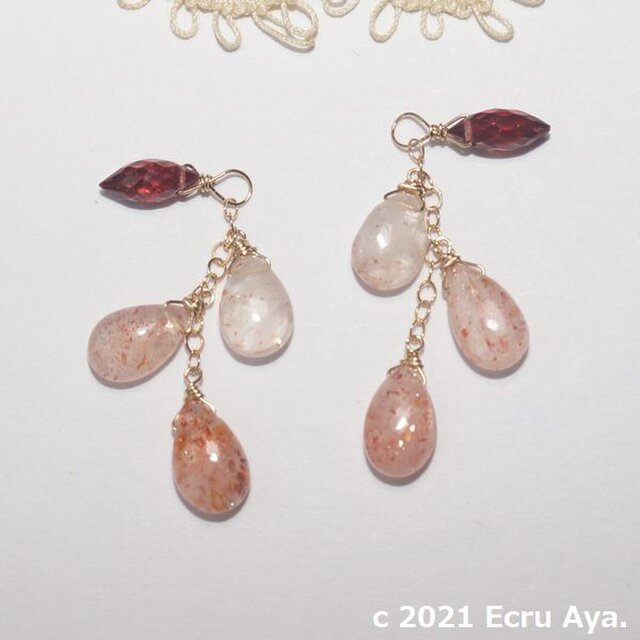 *魂が元気になる*マイカサンストーンがメインのピアスチャーム