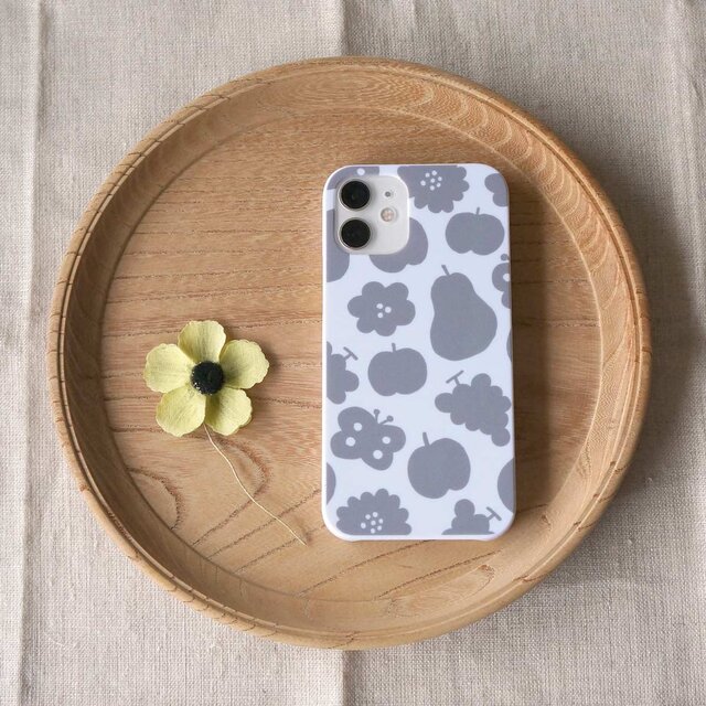 「花と果実と蝶模様（グレイ）」＜ホワイトケース＞【 表面のみ印刷 】