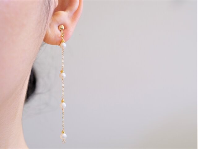Fjögurra perla earring：4連淡水パールロングチェーンピアス