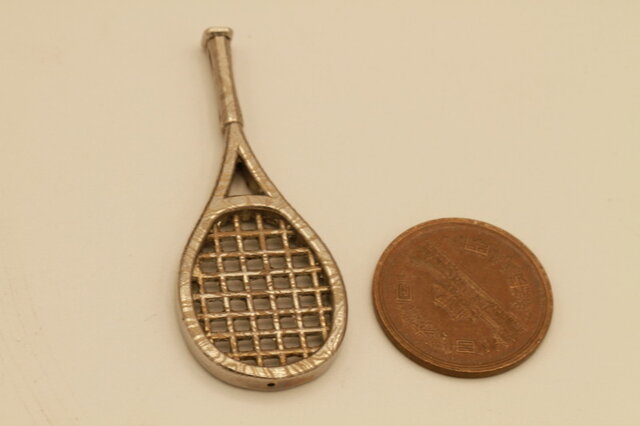 テニスラケット型アクセサリー高級希少金属コバルト製 | iichi 日々の