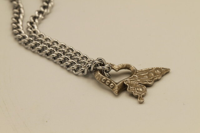 蝶とハートのペンダントトップ高級希少金属コバルト製 | iichi 日々の