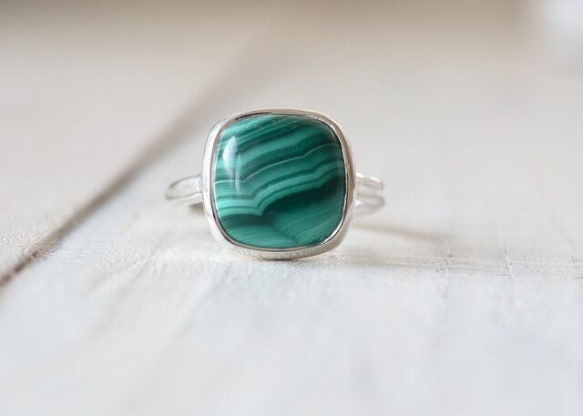 孔雀石のringの画像1枚目