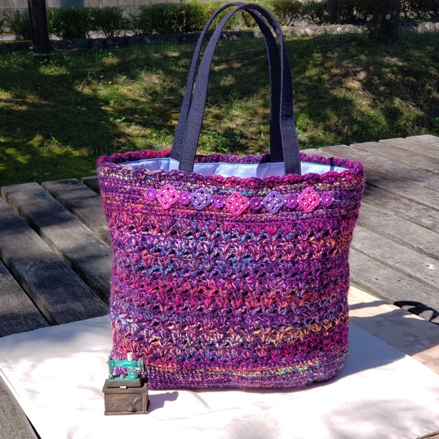 手編みメランジモチーフ刺繡付き楕円底バック