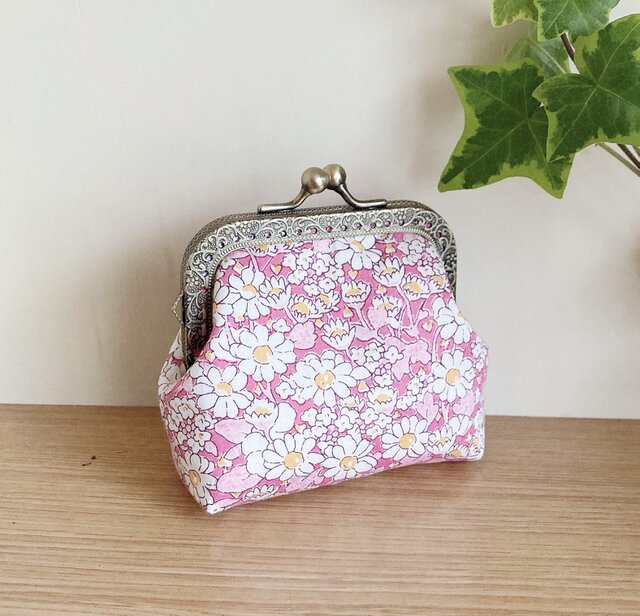 リバティ ハンドメイド がま口ポーチ リバティアリスWのがま口ポーチ（小） | iichi 日々の暮らしを