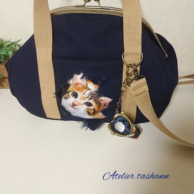 ３９%OFF✿のぞき猫2WAY親子がま口バッグ✿にゃんこは見た✿ | iichi