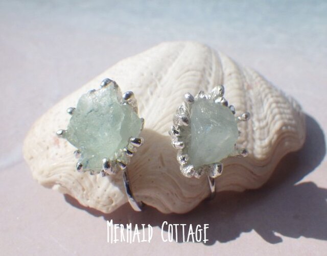 Raw Aquamarine Coral Earrings アクアマリン原石　ラフロックイヤリングの画像1枚目