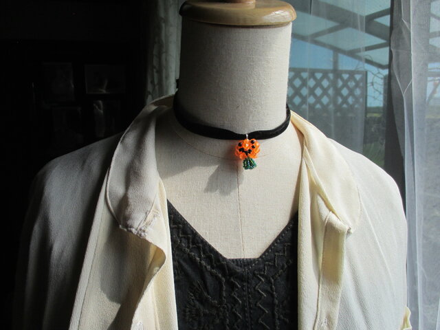 ハロウィン かぼちゃ チョーカー | iichi 日々の暮らしを心地よくする