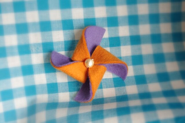 かざぐるまブローチ orange X purpleの画像1枚目
